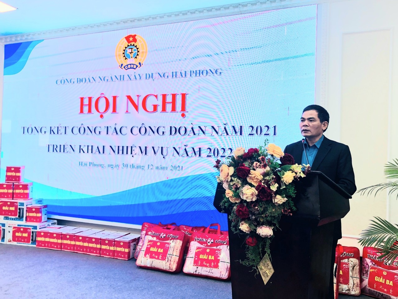 Đồng chí Đào Trọng Trung-Phó Chủ tịch LĐLĐ TP phát biểu chỉ đạo tại Hội nghị